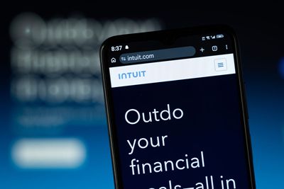 TurboTax Maker Intuit Leads 3 Cheap, Dividend-Paying Tech Stocks With Up to 151% Upside